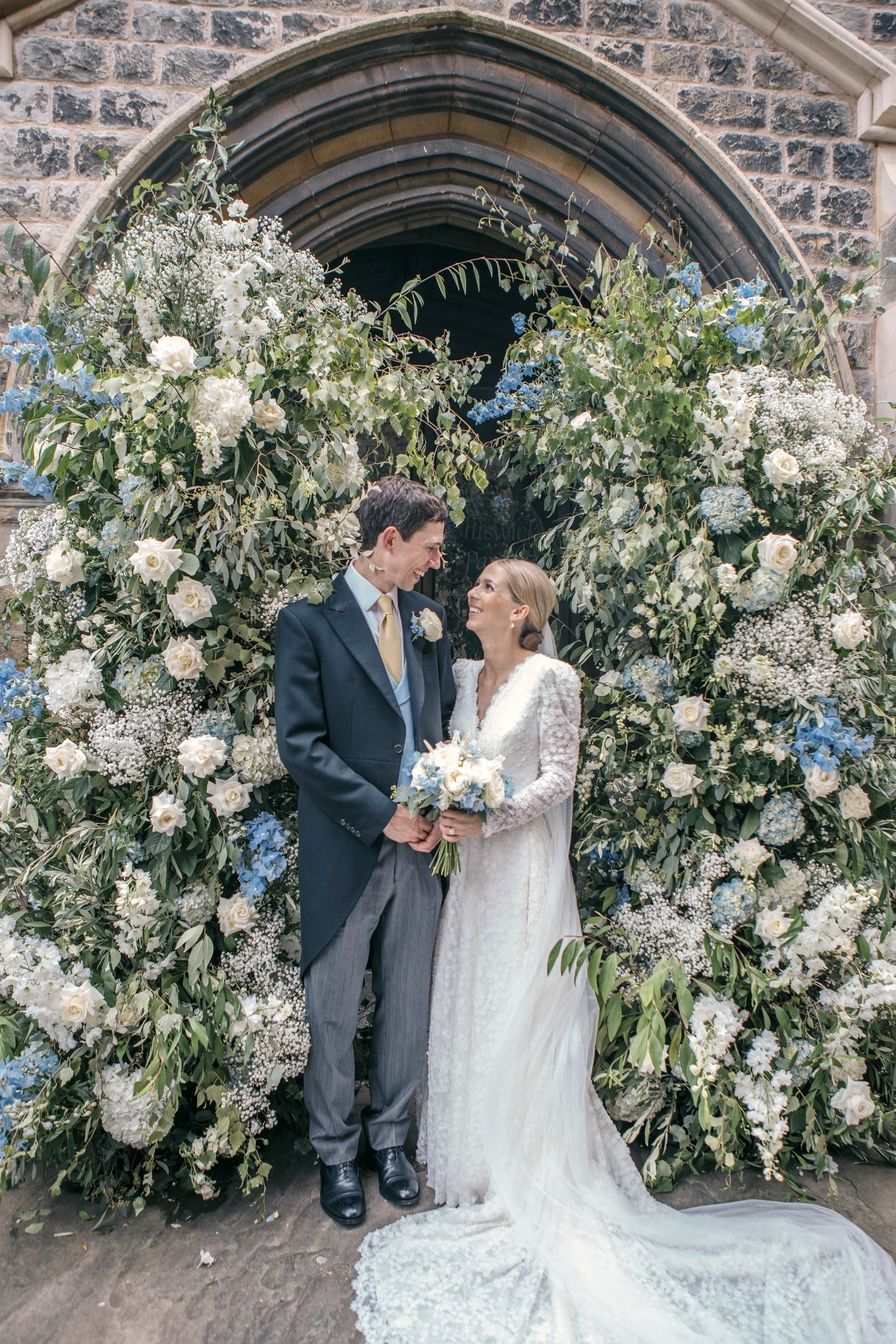 Royal wedding flower arch Indeco Flowers