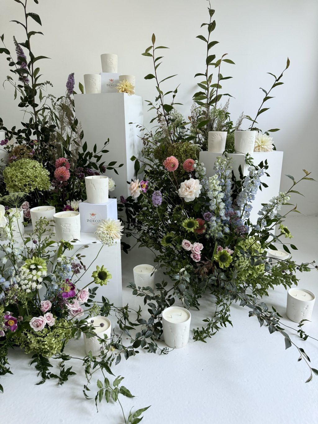 Ceramic two wick soy candle English Garden